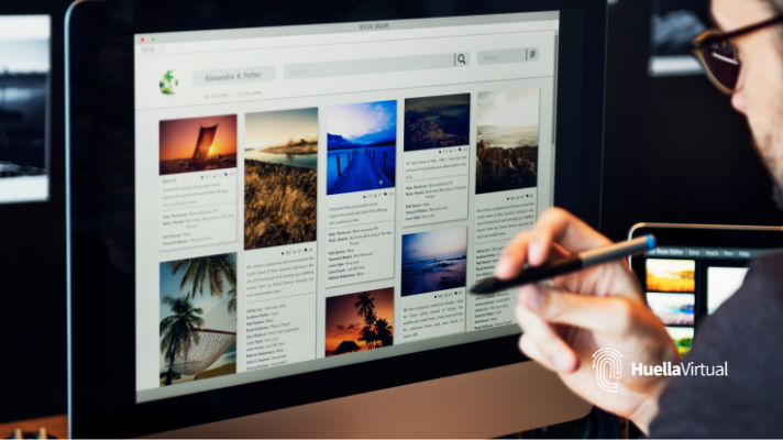 Hombre agregando meta etiquetas y alt text a imágenes en entradas de blog-SEO 