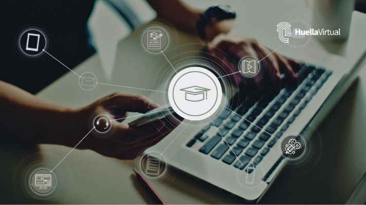 pantalla táctil con opciones de ingreso a universidad corporativa