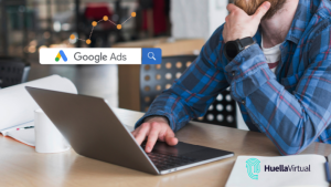 hombre analizando Google ads